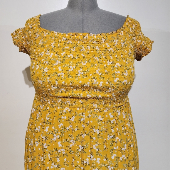 Dress - Picture 5 of 5